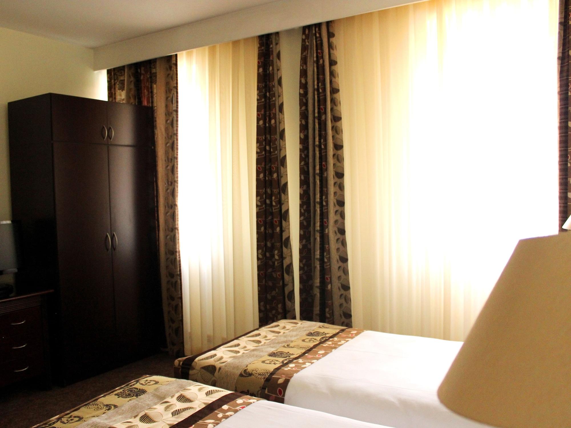 Europe Hotel Erivan Dış mekan fotoğraf
