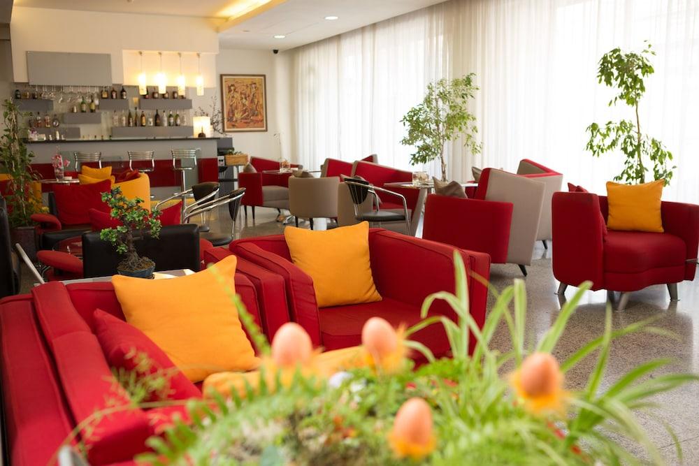 Europe Hotel Erivan Dış mekan fotoğraf